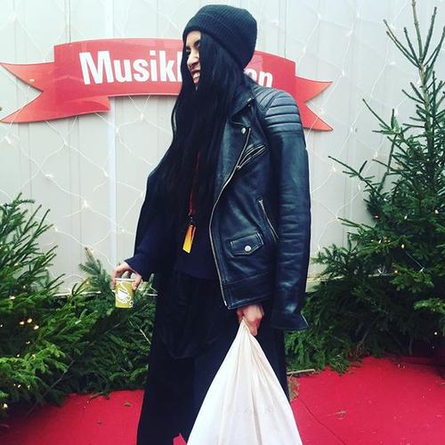 19 - December - Musikhjälpen, Sweden - 12331806_1010386459027257_396995952_n~0.jpg