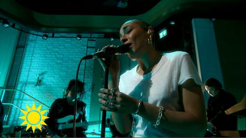 26 - November - Nyhetsmorgon (TV4), Sweden - Bez_nazvu_6~0.png