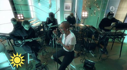 26 - November - Nyhetsmorgon (TV4), Sweden - loreen5.png