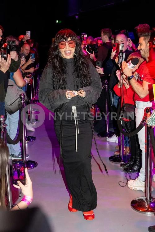 15 - April - Eurovision in Concert, Netherlands - sdl78XIQHqtY-E_WatermarkPreview.jpg