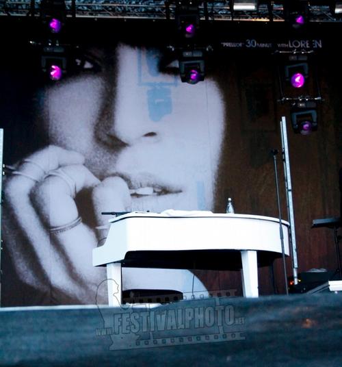 14 - July - Hasslö, Hasslöfestivalen (© Festivalphoto) - hasslofestivalen-20120714_loreen--2194.jpg