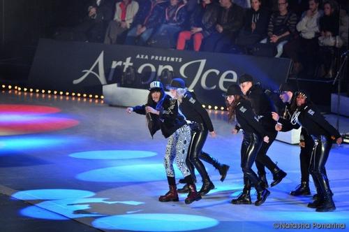 27 - February - Art On Ice - Zurich, Switzerland - 9c1cjBanAm8.jpg