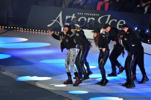 27 - February - Art On Ice - Zurich, Switzerland - QQLMGtY_d2E.jpg