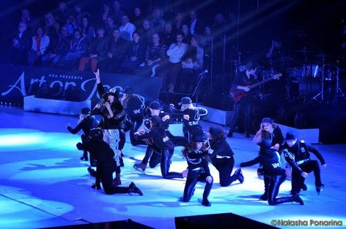 27 - February - Art On Ice - Zurich, Switzerland - e9cNT-veVec.jpg