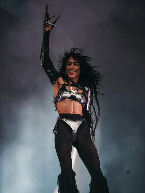 30 - May - Orange Warsaw Festival (Oliwia Siwicka for Radio Zet) - SnapInsta.to_503044442_18487381996065871_4475098693793702932_n.jpg