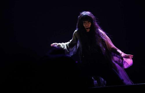 Performance - 1_288229.jpg