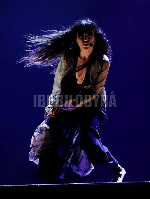 Performance - 377_001010.jpg