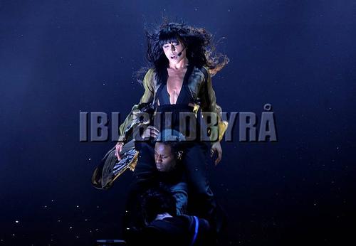 Performance - 377_010360.jpg