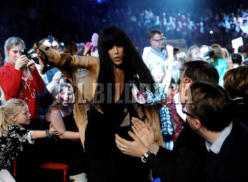 Performance - 377_037645.jpg