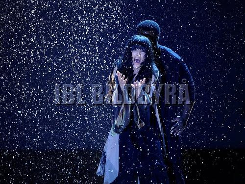 Performance - 377_037733.jpg