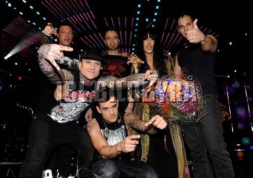 Performance - 377_040277.jpg