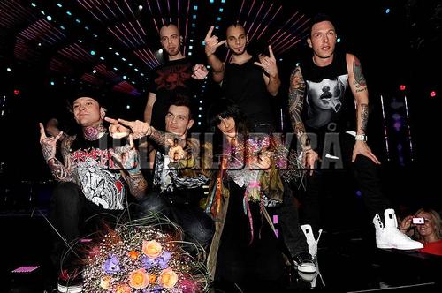 Performance - 377_040290.jpg