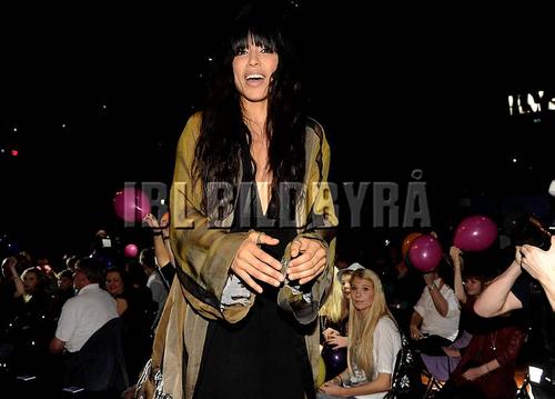 Performance - 377_070243.jpg