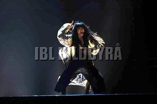 Performance - AB53421481.jpg