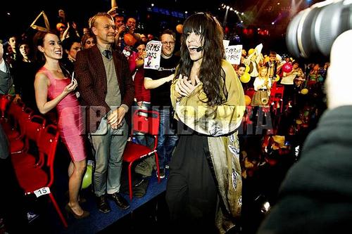 Performance - AB53425637.jpg