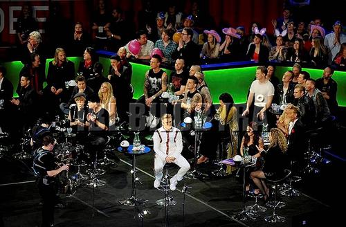 Performance - AB53426333.jpg