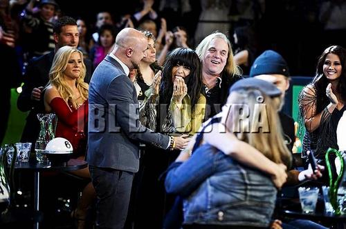 Performance - AB53427645.jpg