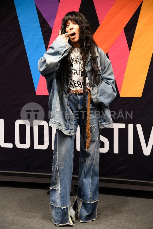 09 - March - Press Conference, Stockholm - sdlTENXWedVgC0_WatermarkPreview.jpg