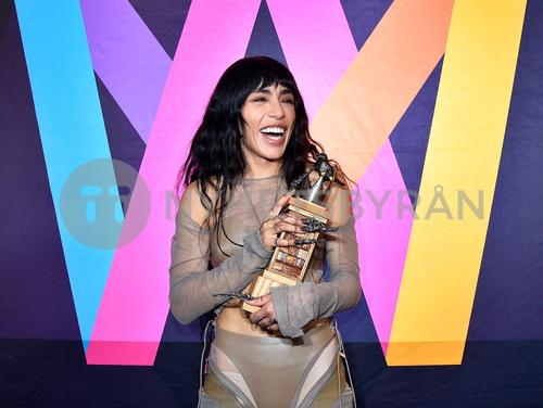 11 - March - Press Conference, Stockholm - sdlZT8aJfXcAMQ_WatermarkPreview.jpg