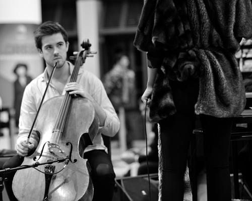 10 - October - Live i Gallerian, Sweden - tunigo.jpg