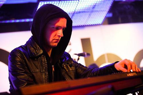 03 - December - The Qube, Belgium - qube_28829.jpg