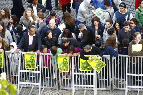 29 - May - Hötorget, Sweden - 4I1iLrtAJxo.jpg