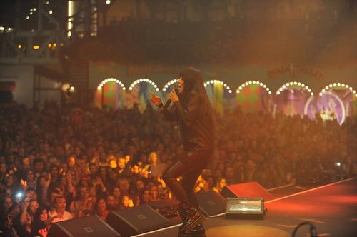 12 - September - Gröna Lund, Sweden - 622590_10151566029970667_1858387582_o.jpg