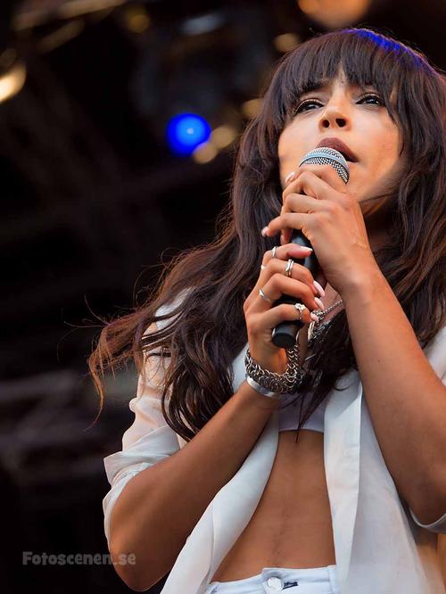 18 - August - RixFM Festival - Goteborg, Sweden (© Jmannen Sjuttiosju) - Loreen_2013_05.jpg