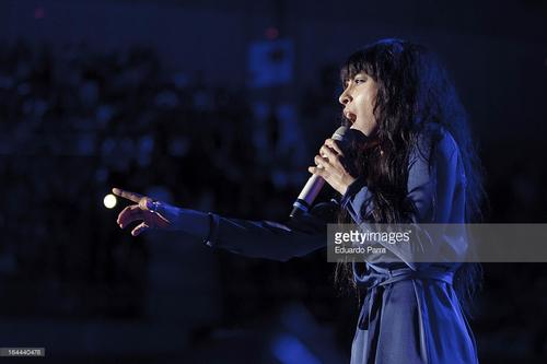 23 - March - La Noche de Cadena 100, Spain - 164440478.jpg