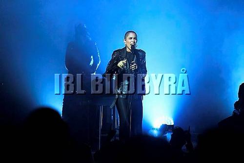 27 - November - Secret concert at Vasateatern, Sweden - 377_220372.jpg