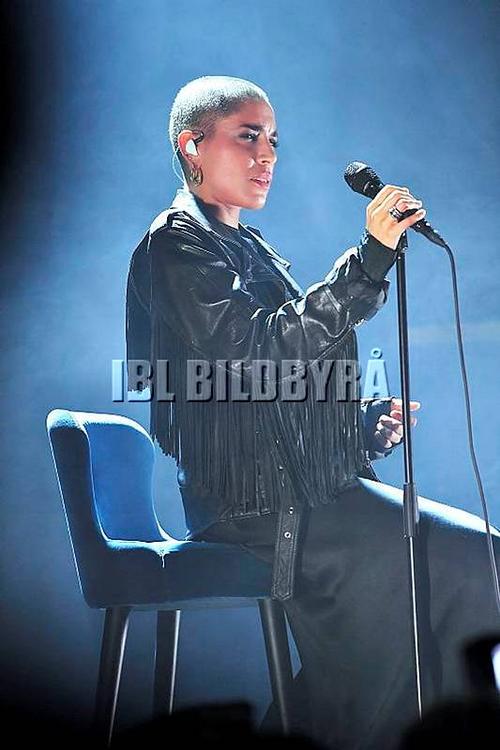 27 - November - Secret concert at Vasateatern, Sweden - 377_220396.jpg