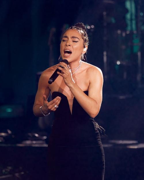 30 - January - Don't Stop The Music, Sweden - tv4_1436456037468130662684723251784892314586304n.jpg