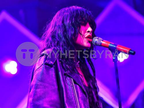 10 - March - Sverige samlas och hjälper, Sweden - sdlOM9Tp5gvtCY_WatermarkPreview.jpg