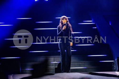 17 - November - Het Grote Songfestivalfeest, Netherlands - sdl4HuHtEIAeMk_WatermarkPreview.jpg