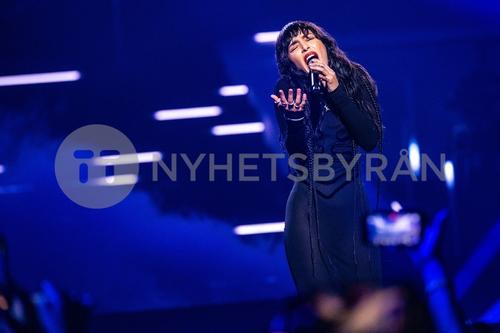 17 - November - Het Grote Songfestivalfeest, Netherlands - sdl9iCWnepev2A_WatermarkPreview.jpg