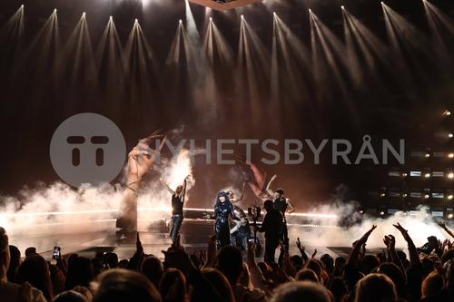 10 - November - Live NRJ Music Awards, France - sdlPs7FlyUh5oI_WatermarkPreview.jpg