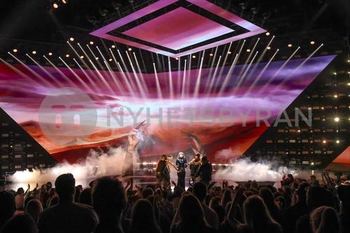 10 - November - Live NRJ Music Awards, France - sdlVomanYB-HTw_WatermarkPreview.jpg