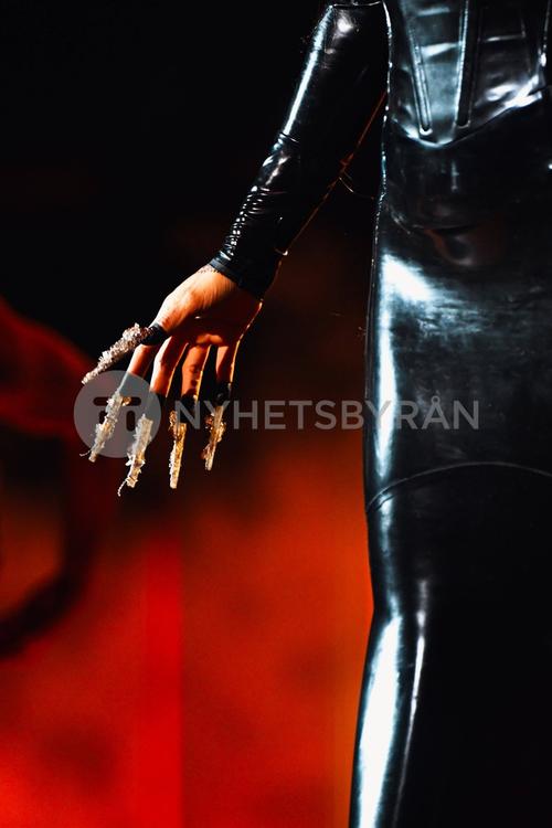 10 - November - Live NRJ Music Awards, France - sdlXvsMQDYpRyw_WatermarkPreview.jpg