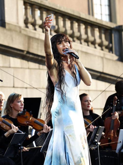 16 - September - H.M. Konungen Jubileumskonsert, Sweden - OpsaNTP7ccg.jpg