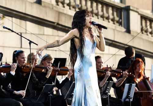 16 - September - H.M. Konungen Jubileumskonsert, Sweden - fnIJ8dUkEkc.jpg