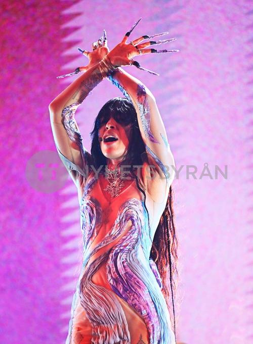 27 - October - Idol Sverige, Sweden