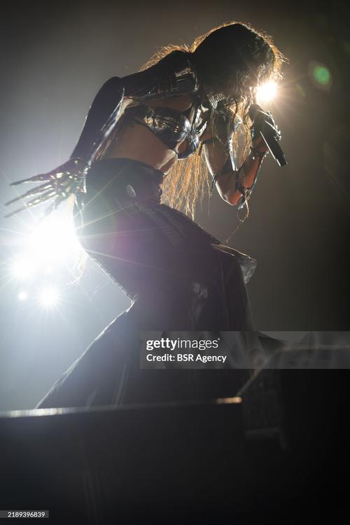 12 - December - Het Grote Songfestivalfeest 2024 (Silas Tahapary) - gettyimages-2189396839-2048x2048.jpg