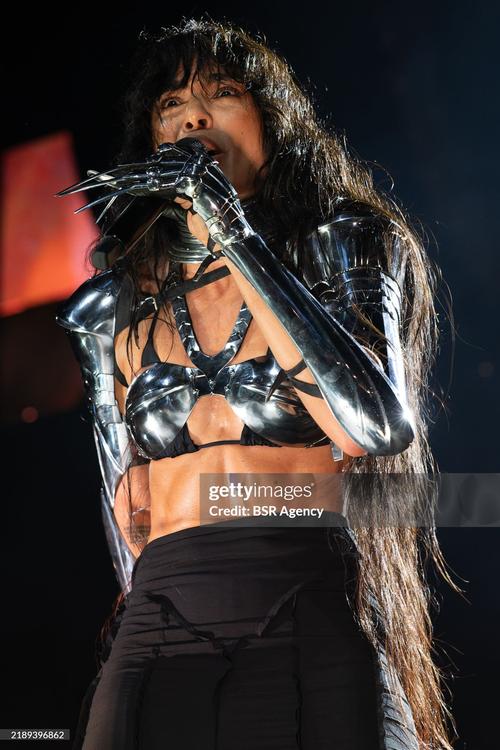 12 - December - Het Grote Songfestivalfeest 2024 (Silas Tahapary) - gettyimages-2189396862-2048x2048.jpg