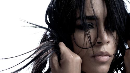 Photoshoot 1 - loreen_girl_lips_hair_singer_75437_2048x1152.jpg