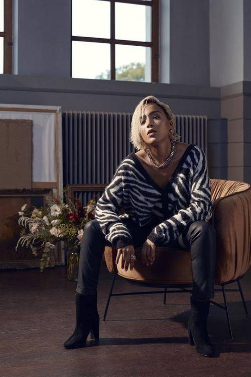 Ellos Photoshoot - 72342692_1224947364379484_1113441980538421248_n.jpg