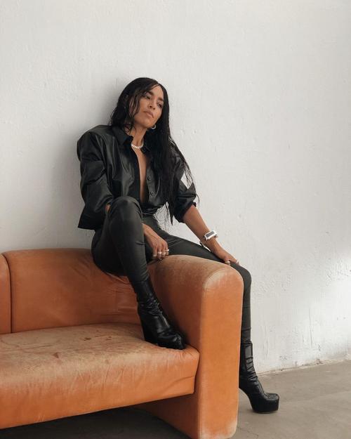 Ellos Photoshoot - ellosofficial_11837740333153629285423906052607962272872097n.jpg