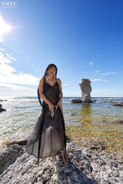 Vogue Scandinavia (Koto Bolofo) - Loreen_74b06f740f.png