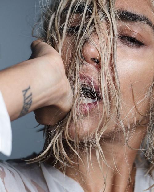 2019 - loreenofficial_250380191374671770378975568706080319471616n1_289029.jpg