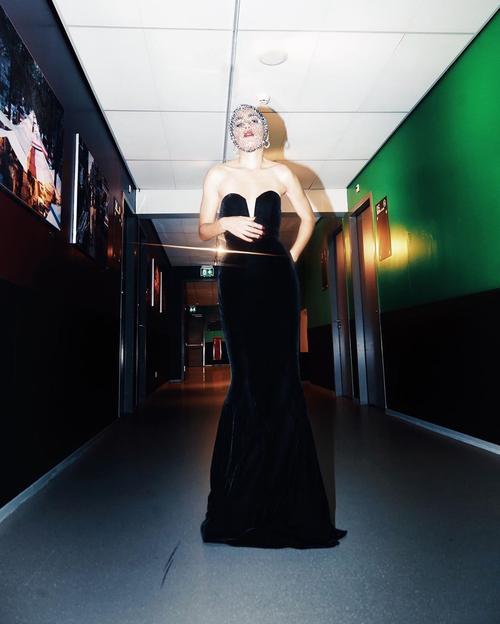 2020 - loreenofficial_250380191374671770378975568706080319471616n1_286129.jpg